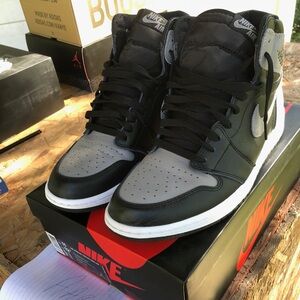 Nike Air Men's Black and Gray Sneakers